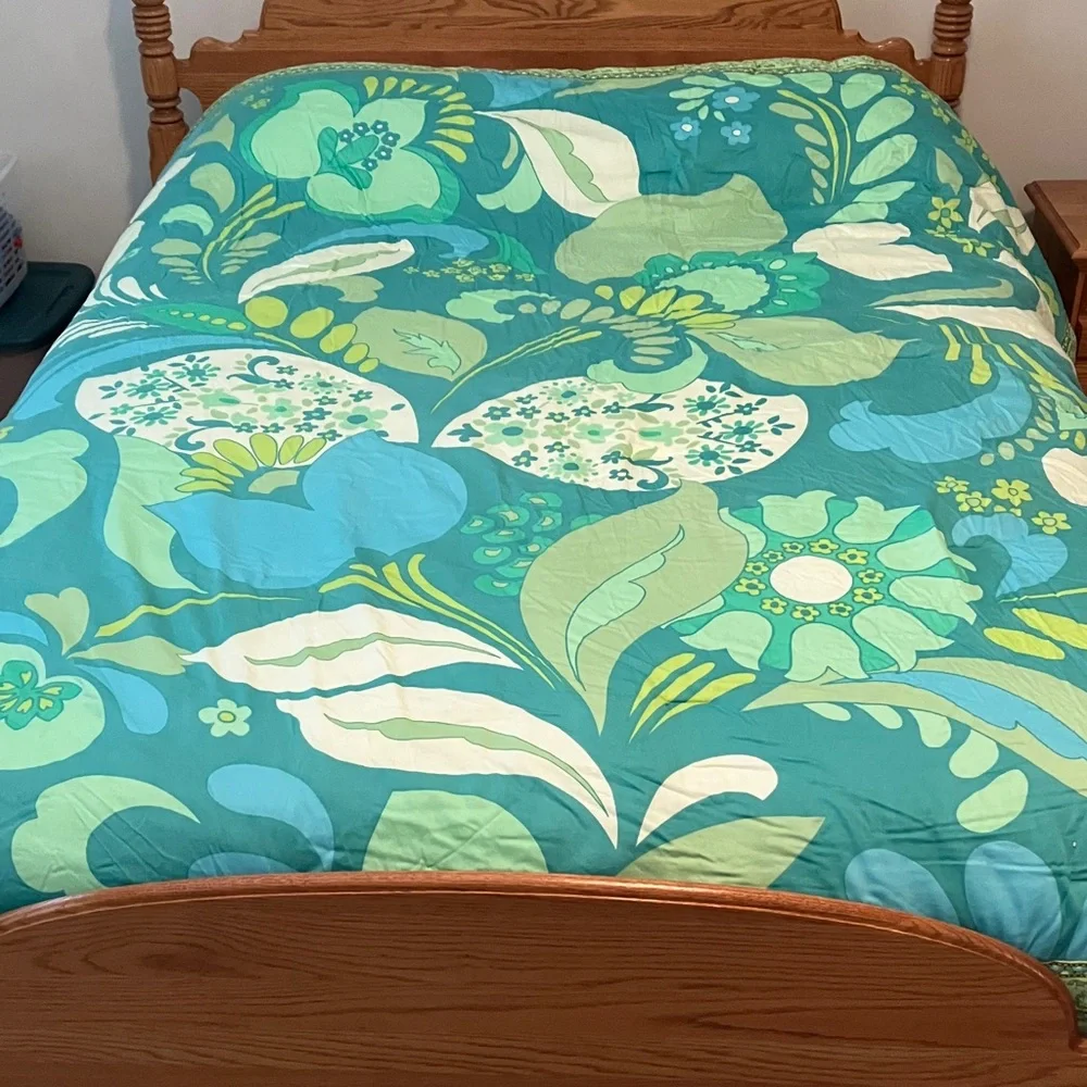 Organic Cotton Floral Paradise Reversable Comforter in Green and Blue